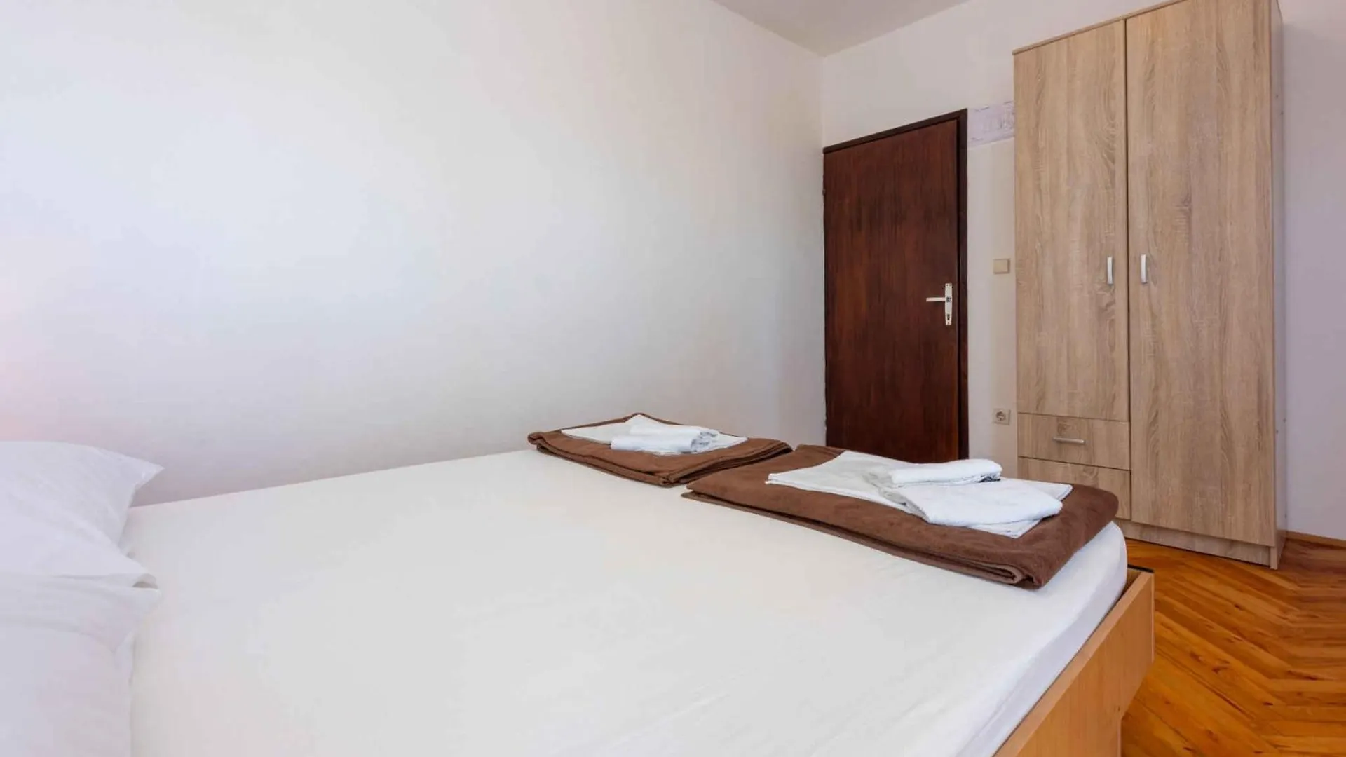 Apartments In Novi Vinodolski 42648