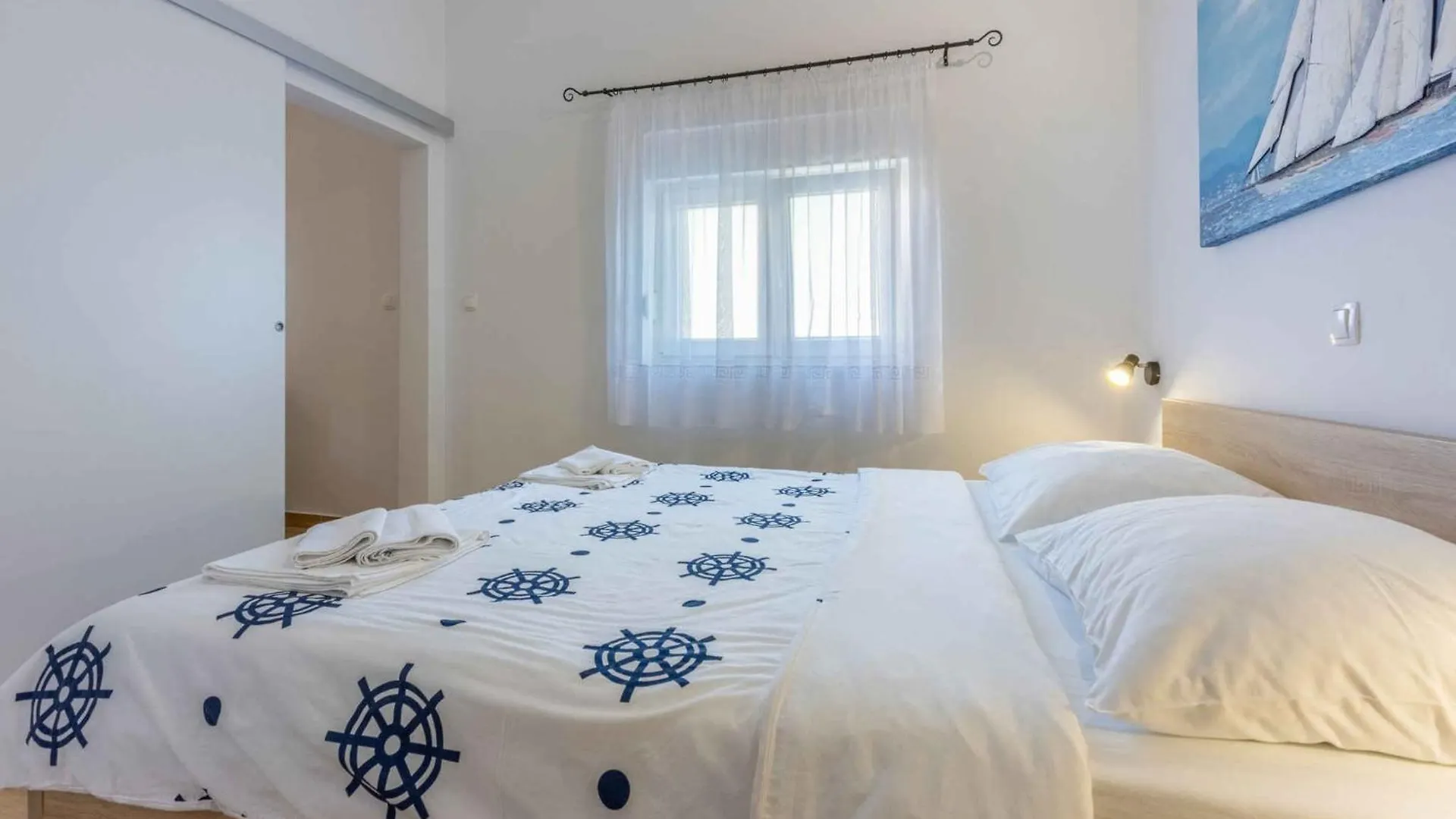 Apartments In Novi Vinodolski 42648