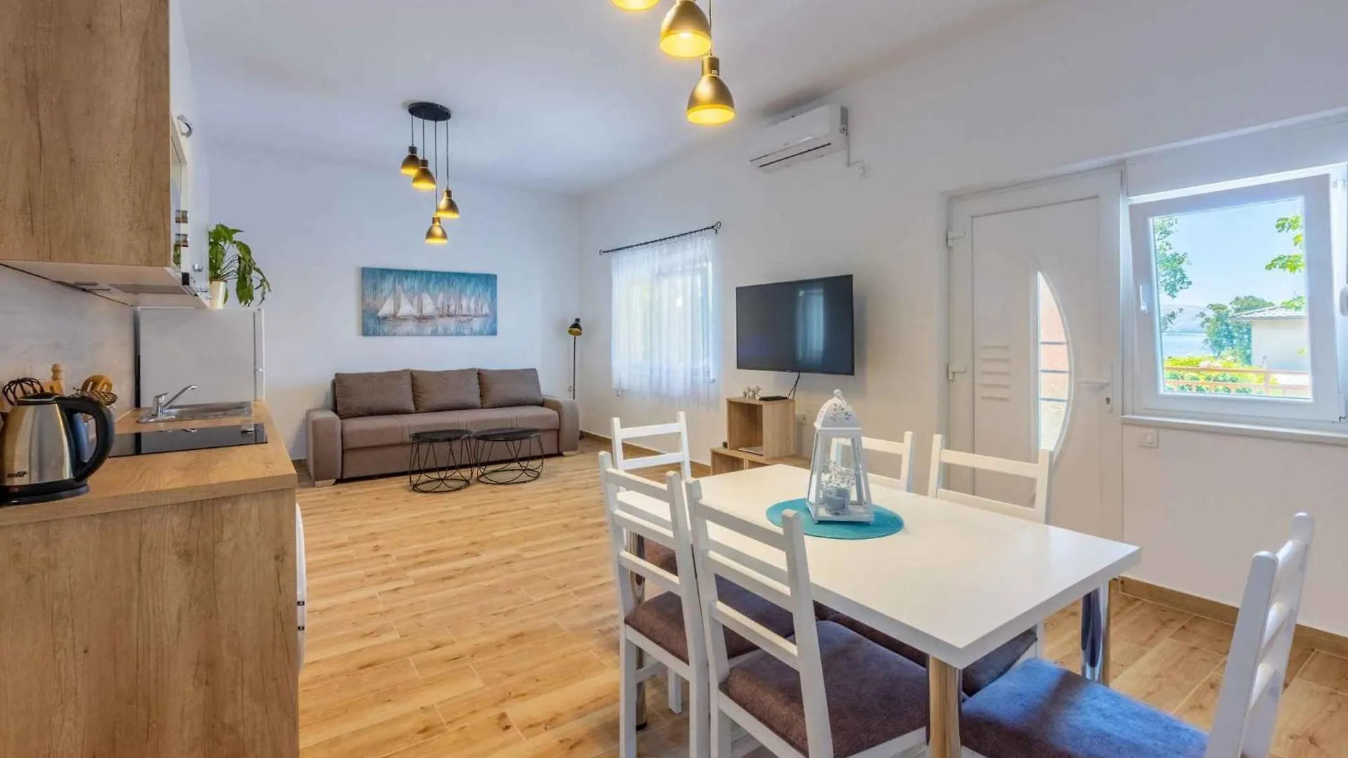 Apartments In Novi Vinodolski 42648